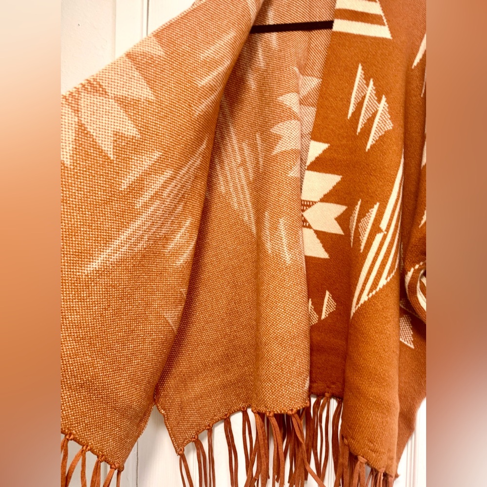 Geometric Patterned Poncho with Fringe - Picture 3 of 8